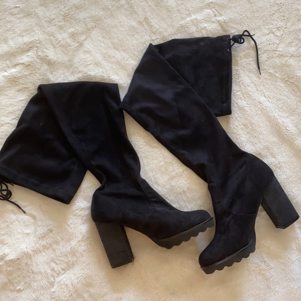 Knee high black boots - Picture 2 of 3